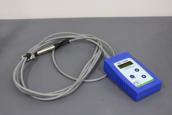 Oxímetro marca Alfakit, modelo AT 16 O.JPG